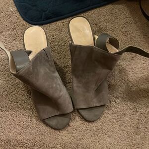 Nine West grey sandals 7